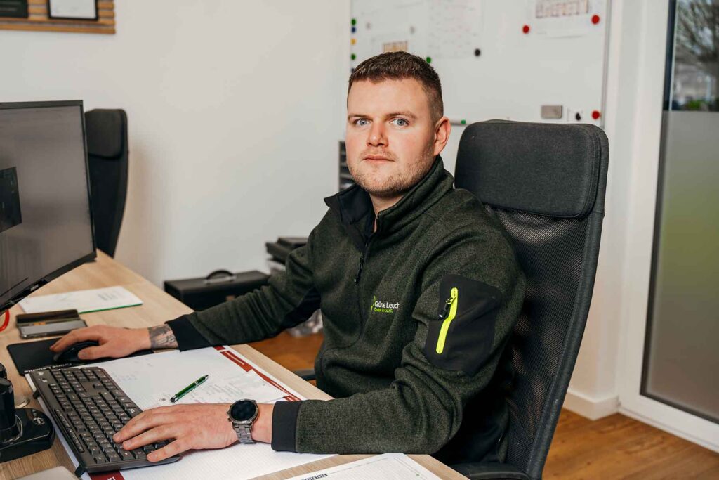 Gruene-Leuchte_Großanlagen-PV-Photovoltaik-Ansprechpartner